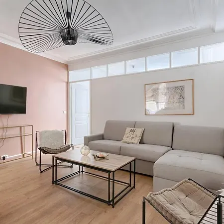 Louvre Montorgueuil Historical Center 3br-8p Apartment Paris