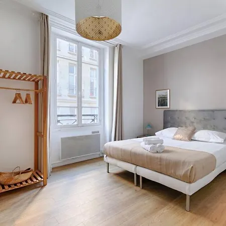 Appartamento Louvre Montorgueuil Historical Center 3br-8p